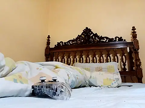 White rabbit  online show from 11-08-25, 12:47