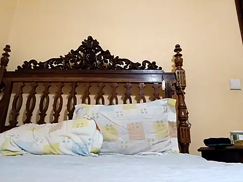 White rabbit  online show from 11-23-25, 05:34