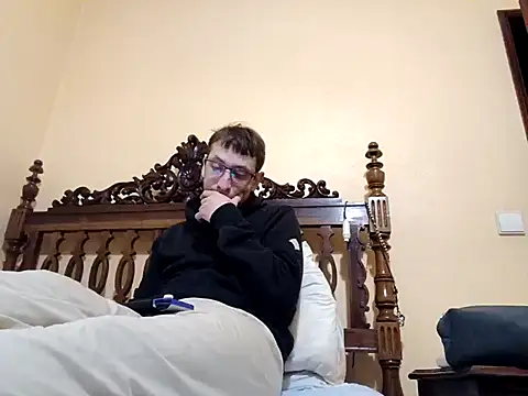 White rabbit  online show from 11-25-25, 05:57