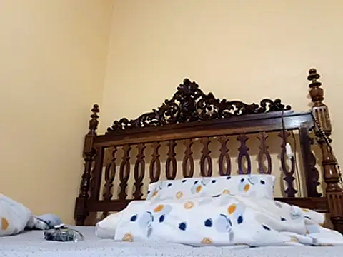 White rabbit  online show from 12-18-25, 03:38