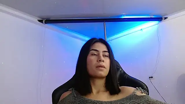 Snapshot of Martina1369 chatting on 06-10-26, 05:08 Martina1369 online show from 06-10-26, 05:08