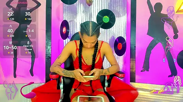 Snapshot of nickyminach_ chatting on 10-18-25, 07:27 nickyminach online show from 10-18-25, 07:27