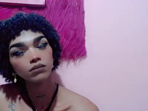 Snapshot of nickyminach_ chatting on 01-13-26, 12:15 nickyminach online show from 01-13-26, 12:15