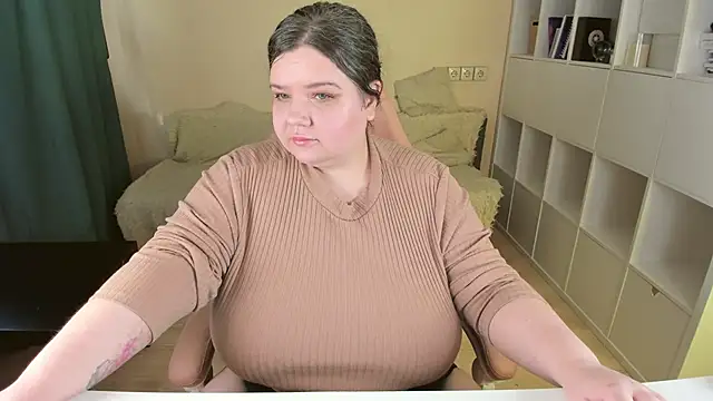 Snapshot of PlumPie chatting on 10-11-25, 09:43 PlumPie online show from 10-11-25, 09:43