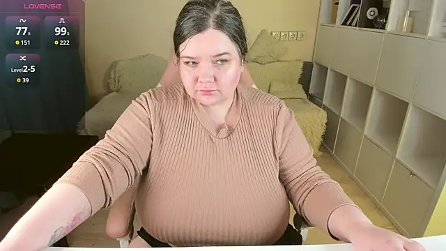 Snapshot of PlumPie chatting on 09-09-25, 05:22 PlumPie online show from 09-09-25, 05:22