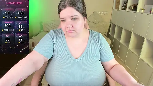 Snapshot of PlumPie chatting on 12-01-24, 05:40 PlumPie online show from 12-01-24, 05:40