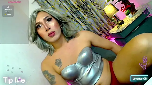 Snapshot of MissMagdalena chatting on 10-25-25, 01:34 MissMagdalena online show from 10-25-25, 01:34