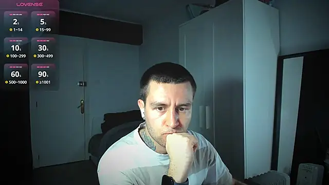 Snapshot of HonestAndrew chatting on 02-11-25, 06:01 HonestAndrew online show from 02-11-25, 06:01