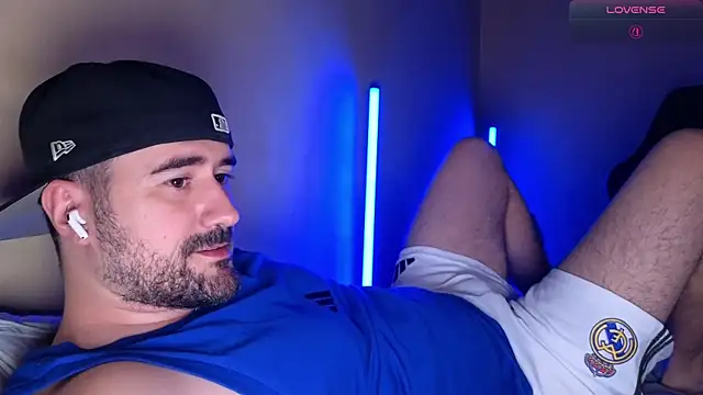 DominantTheo online show from 04-09-26, 03:52