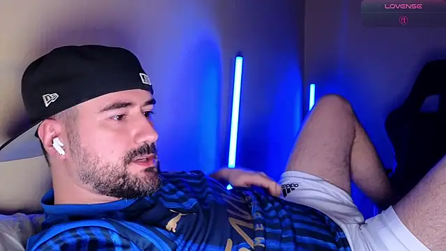 DominantTheo online show from 04-23-26, 03:35