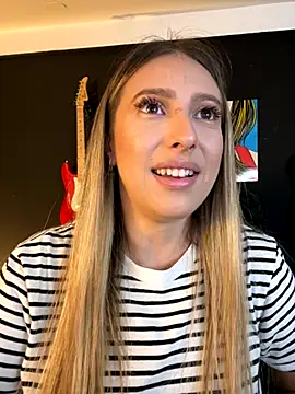 Eva Ryen online show from 09-17-25, 04:20