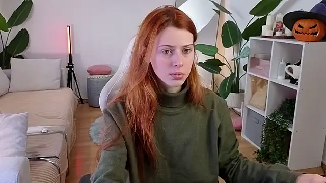 doll lesli online show from 10-19-25, 09:34