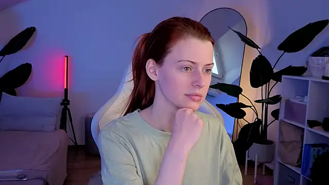 doll lesli online show from 12-05-25, 11:31