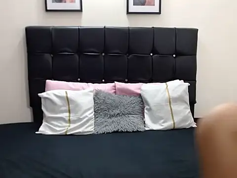 Violette Adams online show from 04-14-26, 12:43