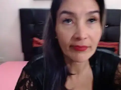 Snapshot of Violette_Adams chatting on 06-08-26, 01:44 Violette Adams online show from 06-08-26, 01:44