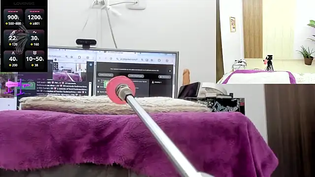 Paulina Davis  online show from 07-04-26, 12:39