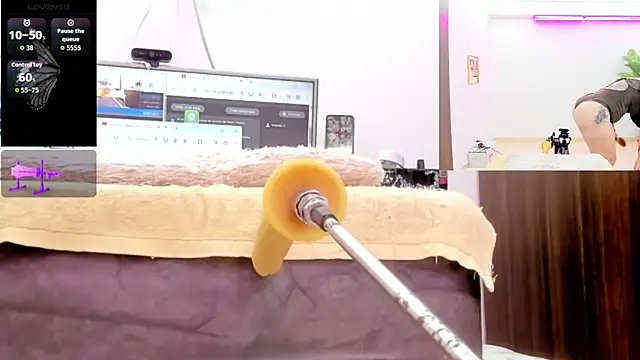 Paulina Davis  online show from 02-19-26, 12:29