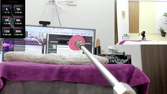 Paulina Davis  online show from 06-15-26, 11:15