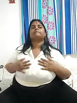 Snapshot of SusanaEshwar chatting on 07-17-26, 06:38 SusanaEshwar online show from 07-17-26, 06:38