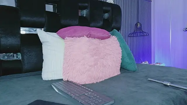 levana1 online show from 05-15-26, 02:09