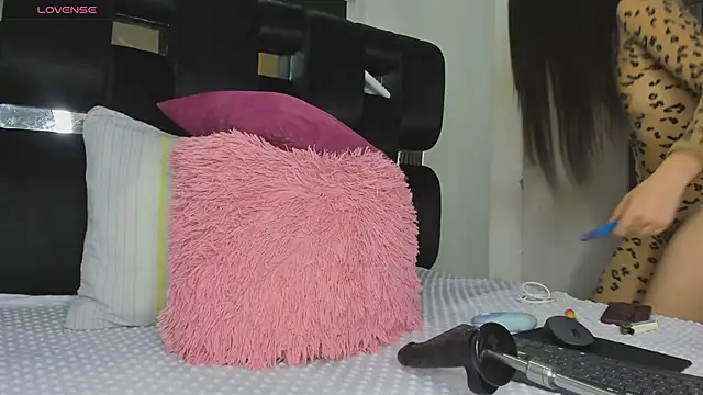 Snapshot of levana1 chatting on 01-15-26, 03:21 levana1 online show from 01-15-26, 03:21