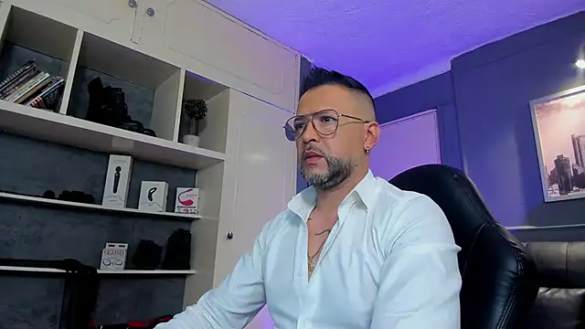 Snapshot of MrFrank_tattoo chatting on 09-19-25, 12:31 MrFrank tattoo online show from 09-19-25, 12:31