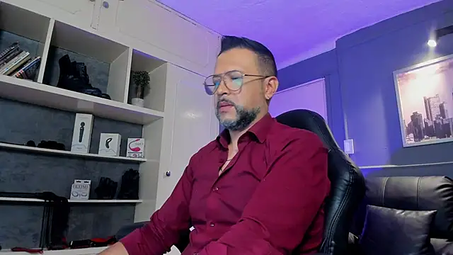 Snapshot of MrFrank_tattoo chatting on 09-18-25, 11:57 MrFrank tattoo online show from 09-18-25, 11:57
