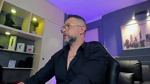 MrFrank tattoo online show from 11-18-25, 11:57