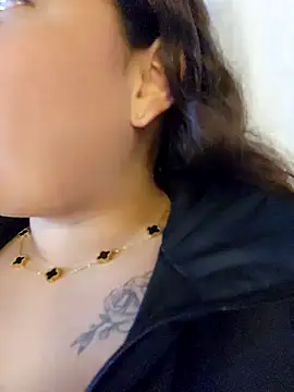 LizzRouse online show from 10-25-25, 09:26