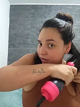 LizzRouse online show from 11-18-25, 09:40