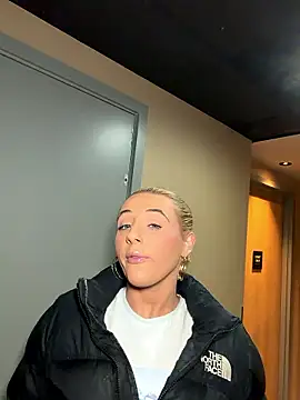 Strongqueen online show from 01-10-26, 06:58