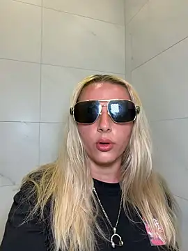 Strongqueen online show from 06-08-26, 08:31