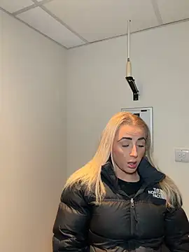 Strongqueen online show from 12-20-25, 09:06