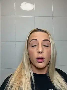 Strongqueen online show from 11-21-25, 06:51