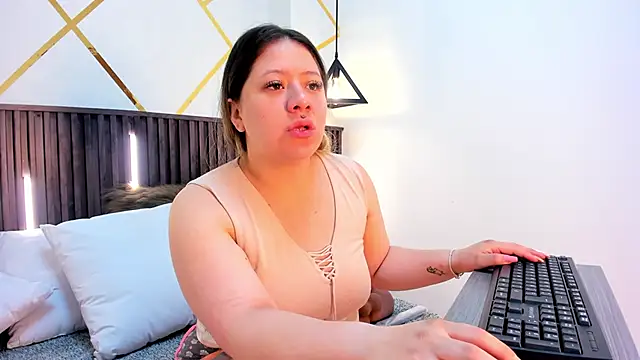 Snapshot of _rebecca1 chatting on 09-27-25, 04:02 rebecca1 online show from 09-27-25, 04:02