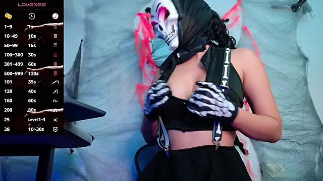 Snapshot of Demonia5713 chatting on 10-26-25, 09:31 Demonia5713 online show from 10-26-25, 09:31