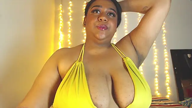 Snapshot of BiancaFollerach chatting on 02-20-26, 11:23 BiancaFollerach online show from 02-20-26, 11:23