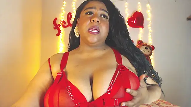 Snapshot of BiancaFollerach chatting on 02-15-26, 11:09 BiancaFollerach online show from 02-15-26, 11:09