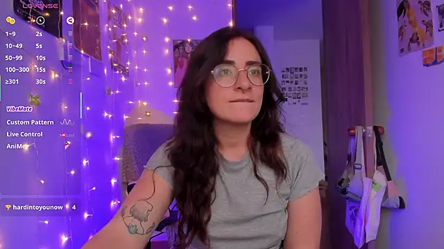 linda giggle online show from 11-21-25, 09:36