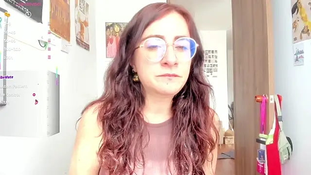 Snapshot of linda_giggle chatting on 05-14-26, 02:36 linda giggle online show from 05-14-26, 02:36