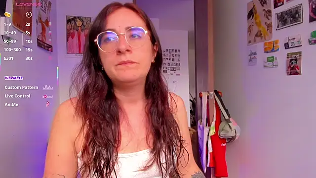 Snapshot of linda_giggle chatting on 05-07-26, 01:36 linda giggle online show from 05-07-26, 01:36