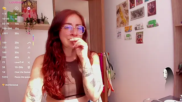 Snapshot of linda_giggle chatting on 06-11-26, 02:25 linda giggle online show from 06-11-26, 02:25