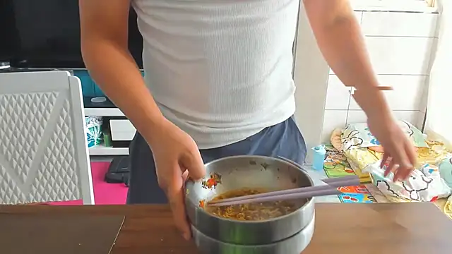 guozuo online show from 09-15-25, 03:07