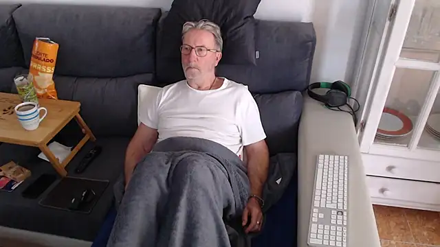 Nudelschwanz online show from 03-09-25, 03:49