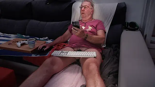 Nudelschwanz online show from 10-08-25, 04:25