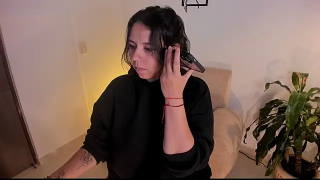 Amber  Davis online show from 11-20-25, 08:31