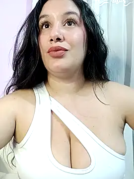 Snapshot of Deina_bunny chatting on 09-11-25, 01:05 Deina bunny online show from 09-11-25, 01:05