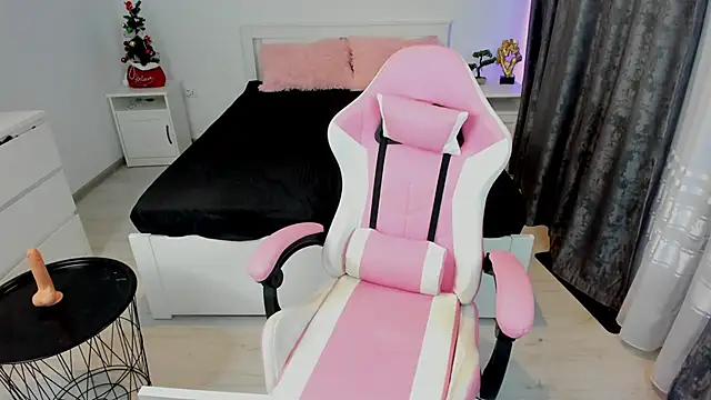 Snapshot of SinwithAmy chatting on 12-31-24, 09:06 SinwithAmy online show from 12-31-24, 09:06