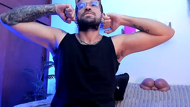 Snapshot of jonathan_rivers chatting on 10-17-25, 07:59 jonathan rivers online show from 10-17-25, 07:59