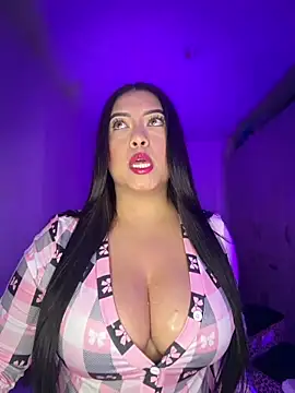 Snapshot of cami_ortiz__ chatting on 06-20-26, 04:50 cami ortiz online show from 06-20-26, 04:50